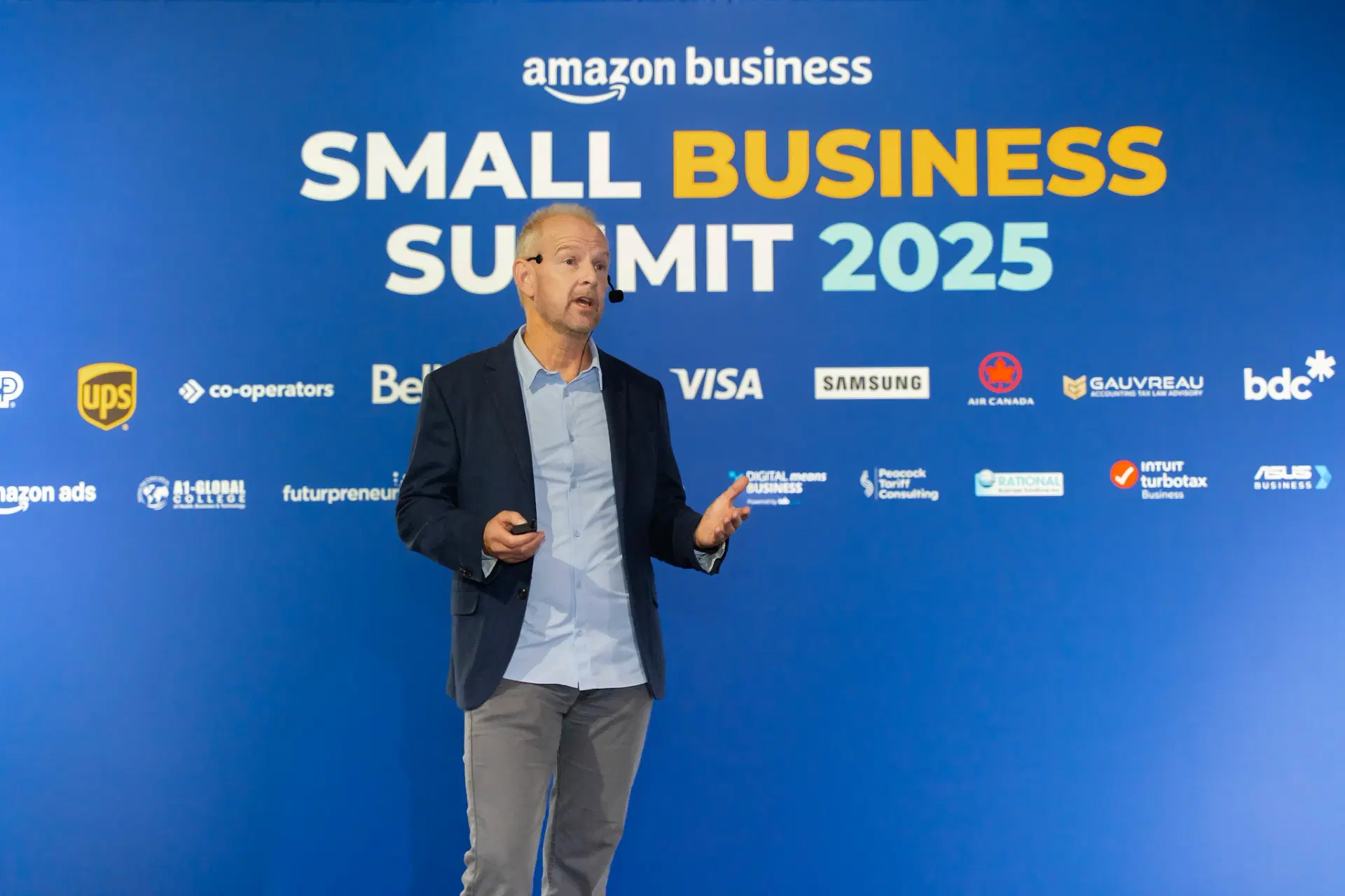 CanadianSME Small Business Summit — tradeshow floor