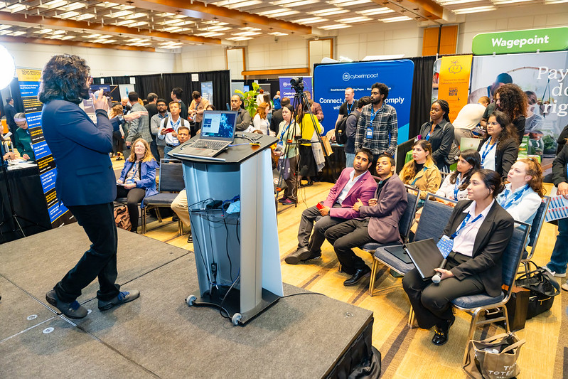 Demo Stage Presentation at the CanadianSME Small Business Summit, photo 2
