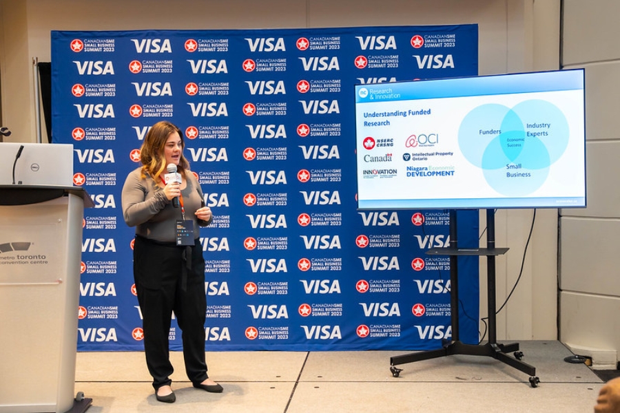 Demo Stage Sponsorship at the CanadianSME Small Business Summit, photo 1
